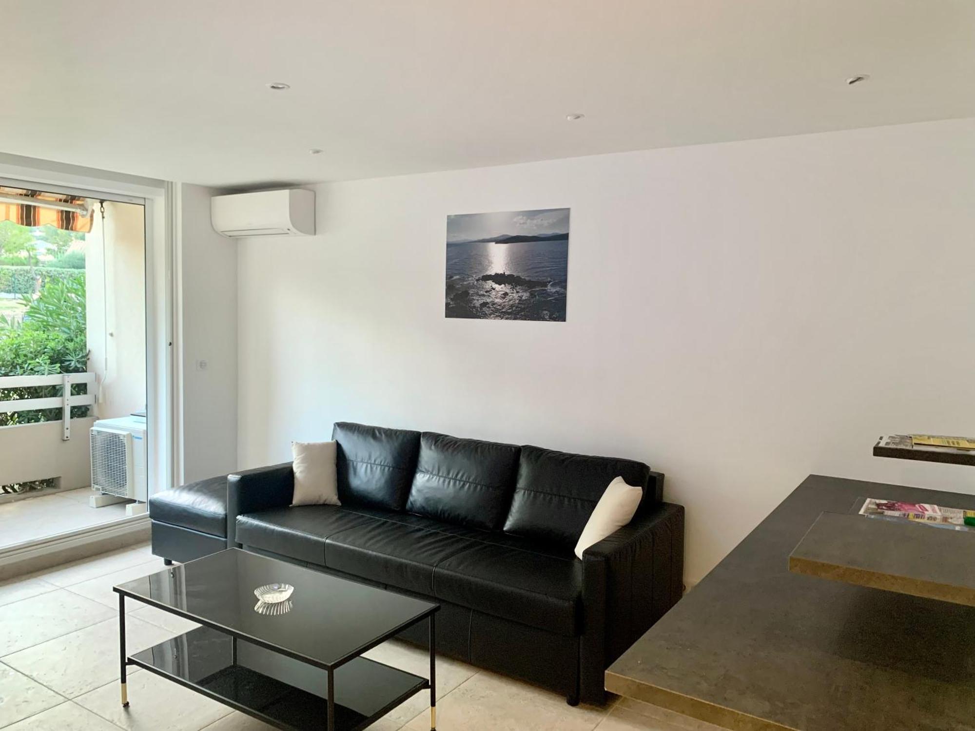 Grand Studio Standing Avec Terrasse Et Parking Sainte-Maxime Bagian luar foto
