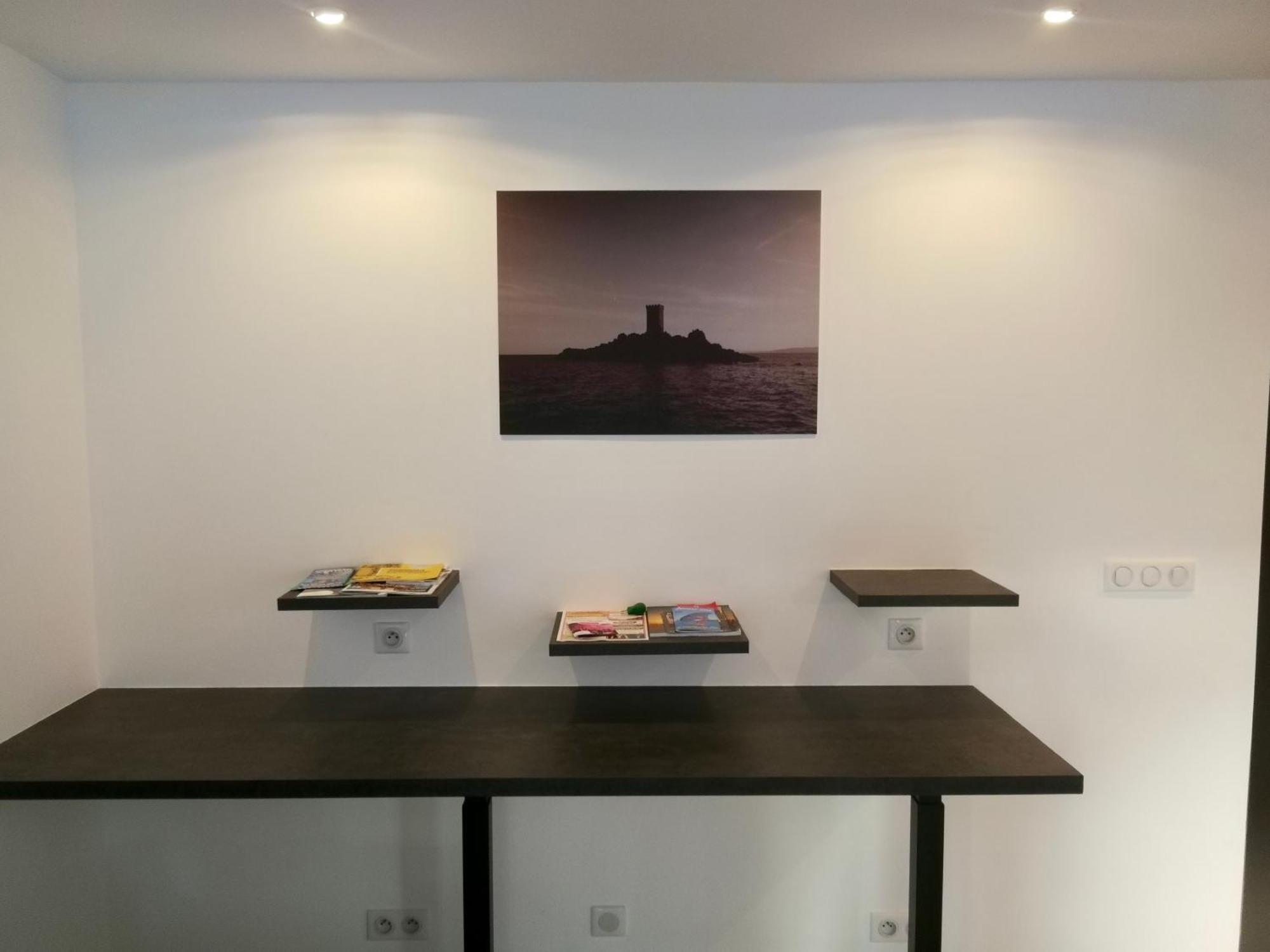Grand Studio Standing Avec Terrasse Et Parking Sainte-Maxime Bagian luar foto