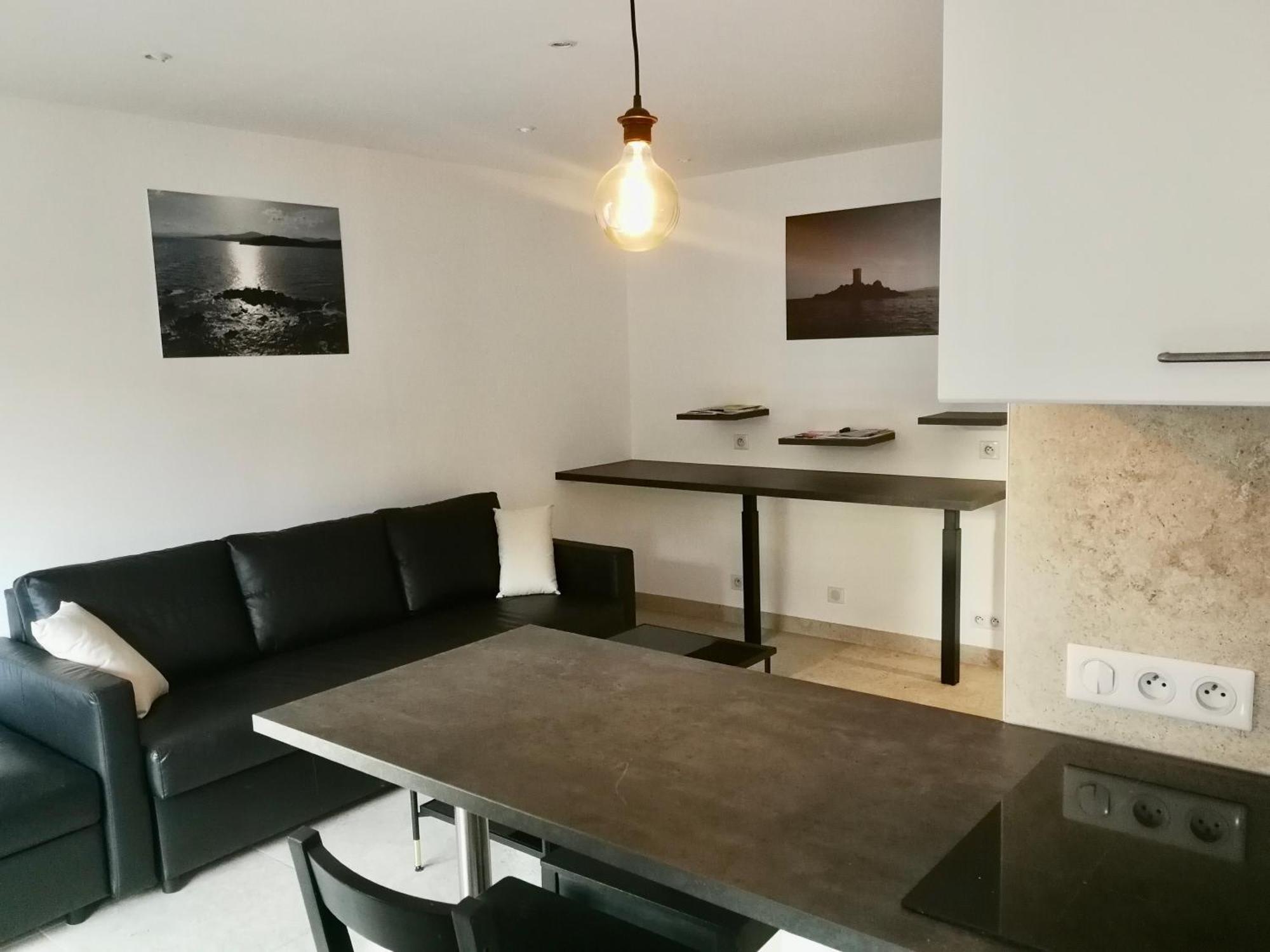 Grand Studio Standing Avec Terrasse Et Parking Sainte-Maxime Bagian luar foto