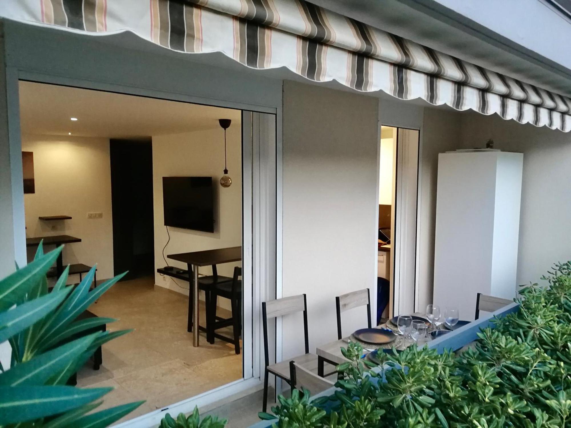 Grand Studio Standing Avec Terrasse Et Parking Sainte-Maxime Bagian luar foto